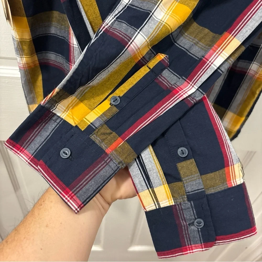 Levi’s Men’s Long Sleeve Woven Button Down Size XL Total Eclipse Plaid NWT